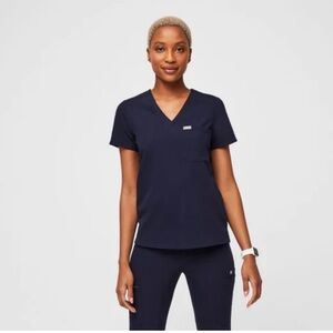 Figs Scrubs The Catarina One-Pocket Scrub Top™M